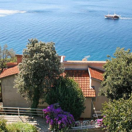Apartments By The Sea Stanici, Omis - 1028 Tice Kültér fotó