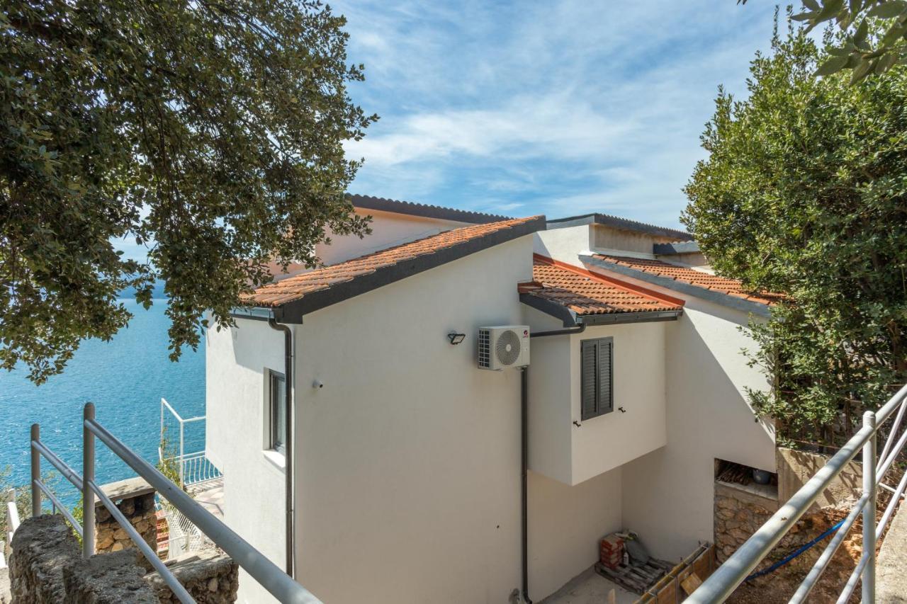 Apartments By The Sea Stanici, Omis - 1028 Tice Kültér fotó